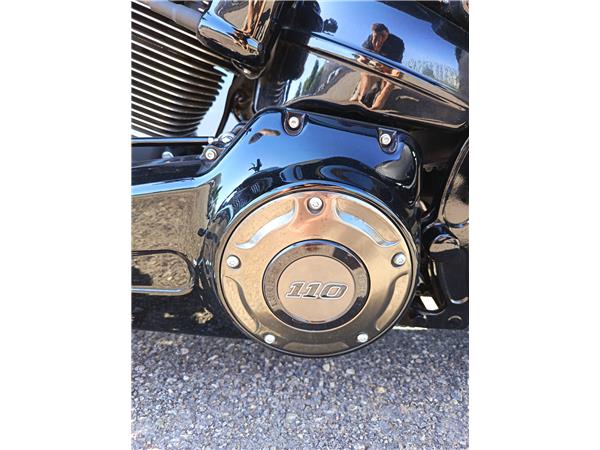 2017 CVO Pro Street Breakout