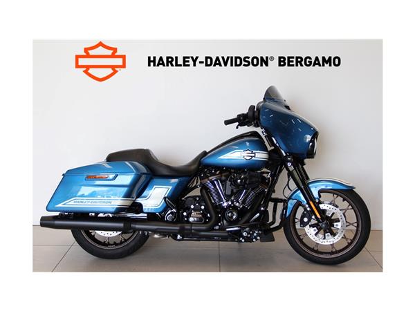 FLHXST STREET GLIDE ST FAST JOHNNIE