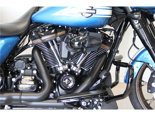 FLHXST STREET GLIDE ST FAST JOHNNIE