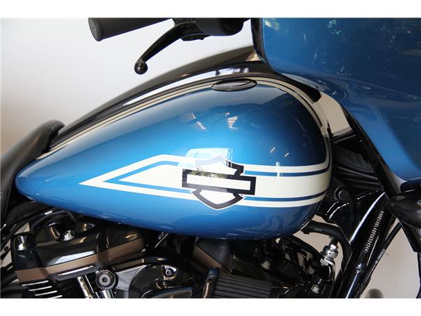 FLHXST STREET GLIDE ST FAST JOHNNIE