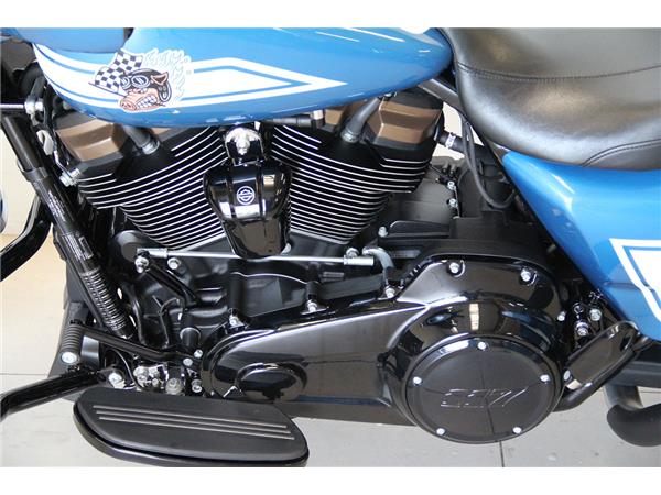 FLHXST STREET GLIDE ST FAST JOHNNIE