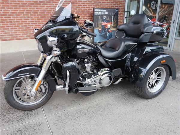 2018 HARLEY-DAVIDSON TRI GLIDE