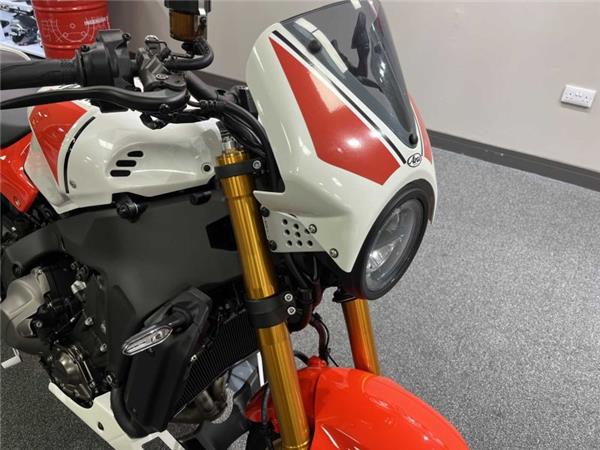 2024 Yamaha XSR 900 Red