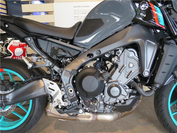 YAMAHA MT-09 