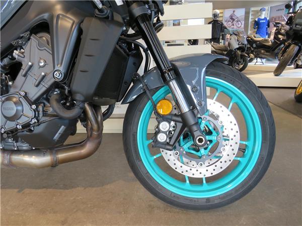 YAMAHA MT-09 