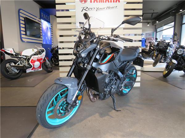 YAMAHA MT-09 
