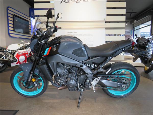 YAMAHA MT-09 