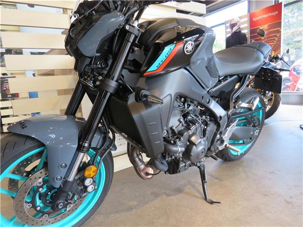 YAMAHA MT-09 