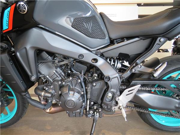 YAMAHA MT-09 