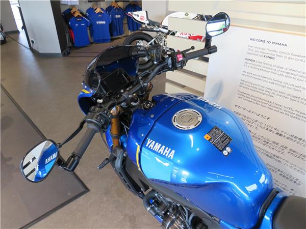 YAMAHA XSR900 