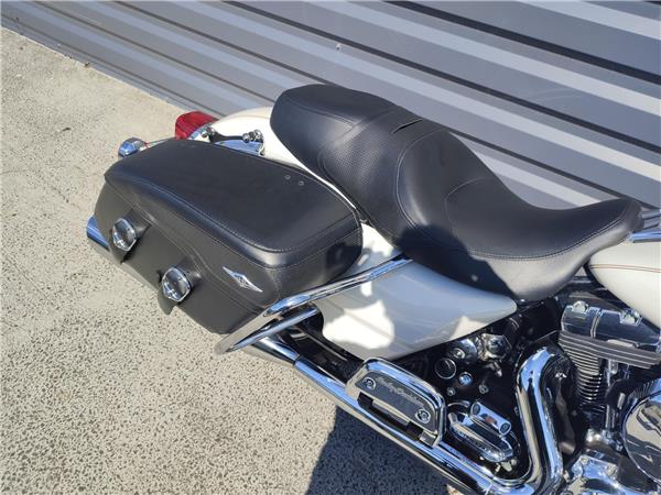2014 HARLEY-DAVIDSON ROAD KING