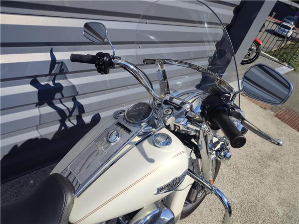 2014 HARLEY-DAVIDSON ROAD KING