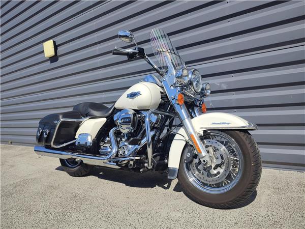 2014 HARLEY-DAVIDSON ROAD KING