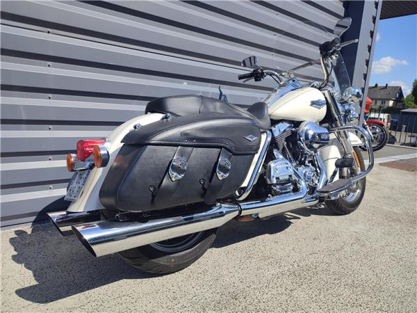 2014 HARLEY-DAVIDSON ROAD KING