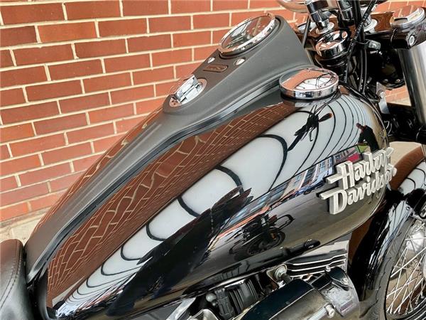 2016 HARLEY-DAVIDSON DYNA FXDB STREET BOB