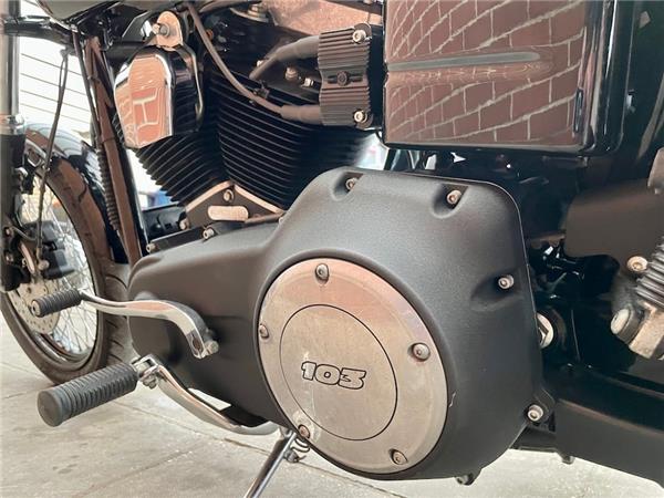 2016 HARLEY-DAVIDSON DYNA FXDB STREET BOB