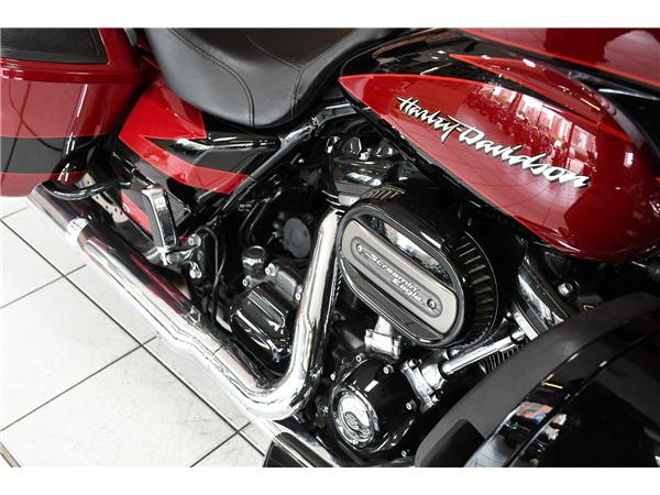 2017 HARLEY-DAVIDSON CVO FLHXSE STREET GLIDE