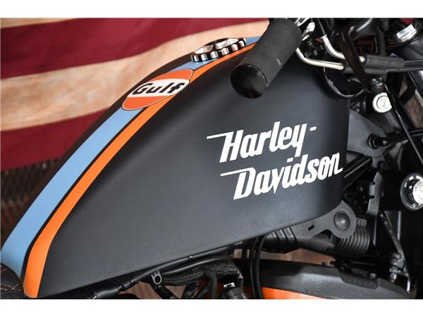 2011 HARLEY-DAVIDSON SPORTSTER XL883R ROADSTER