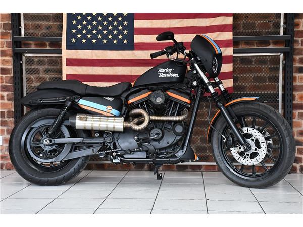 2011 HARLEY-DAVIDSON SPORTSTER XL883R ROADSTER