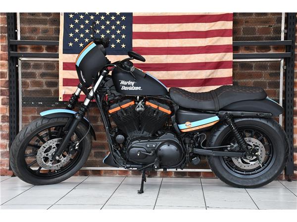 2011 HARLEY-DAVIDSON SPORTSTER XL883R ROADSTER