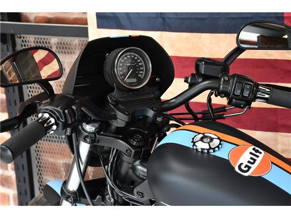 2011 HARLEY-DAVIDSON SPORTSTER XL883R ROADSTER