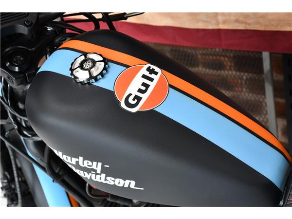 2011 HARLEY-DAVIDSON SPORTSTER XL883R ROADSTER