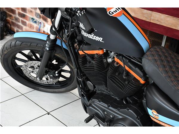 2011 HARLEY-DAVIDSON SPORTSTER XL883R ROADSTER