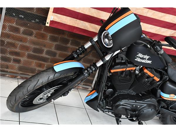 2011 HARLEY-DAVIDSON SPORTSTER XL883R ROADSTER