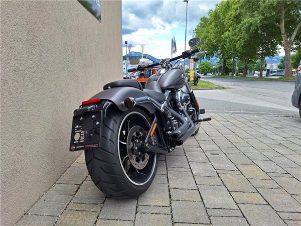 2016 Harley-Davidson Softail Breakout FXSB