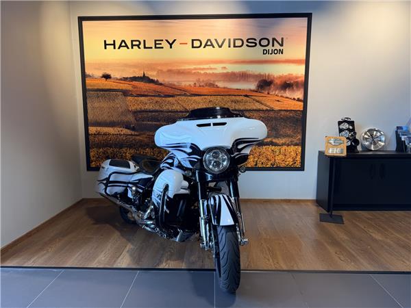 2016 HARLEY-DAVIDSON STREET GLIDE CVO