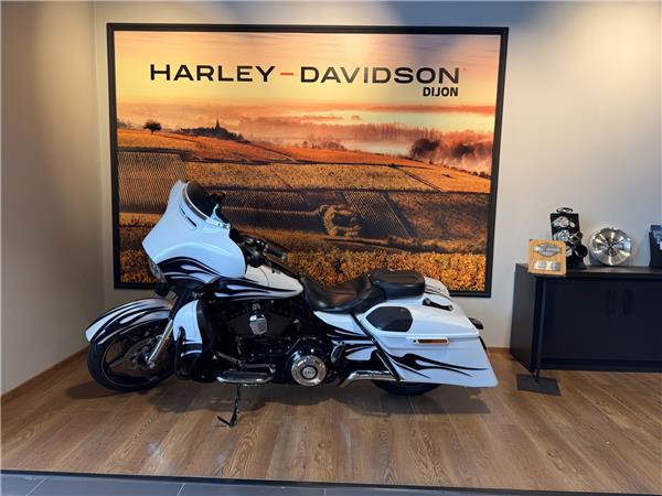 2016 HARLEY-DAVIDSON STREET GLIDE CVO