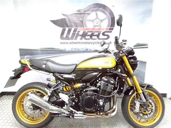 2025 Kawasaki Z900 RS SE