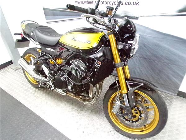 2025 Kawasaki Z900 RS SE