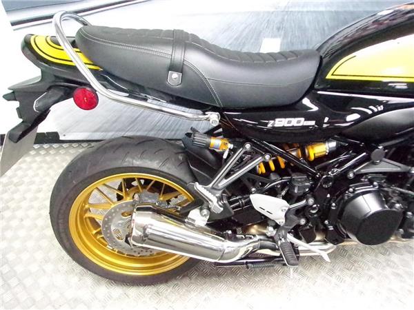 2025 Kawasaki Z900 RS SE