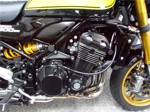 2025 Kawasaki Z900 RS SE