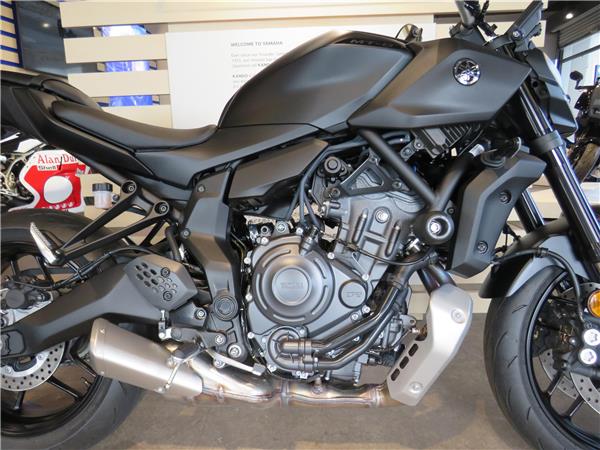 YAMAHA MT-07   2025