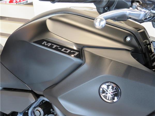 YAMAHA MT-07   2025
