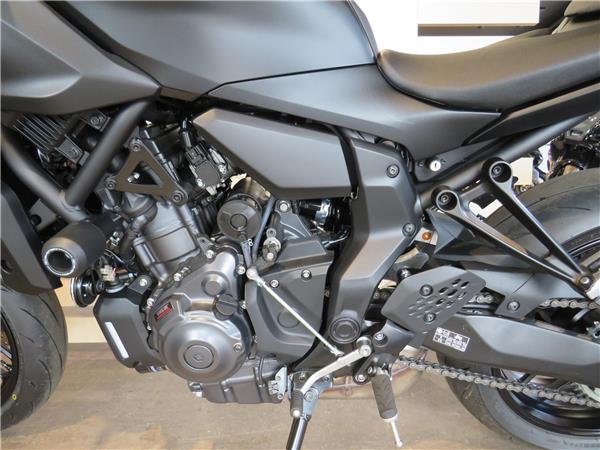YAMAHA MT-07   2025