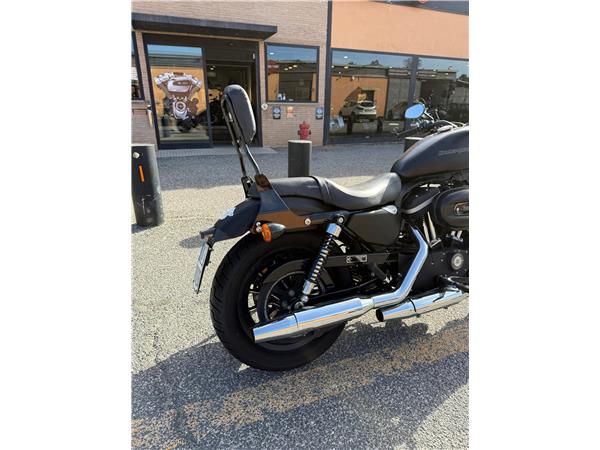 Harley-Davidson Sportster XL883N - 883 Iron