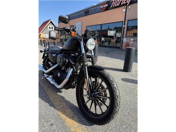 Harley-Davidson Sportster XL883N - 883 Iron
