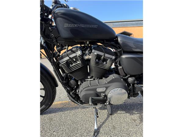 Harley-Davidson Sportster XL883N - 883 Iron