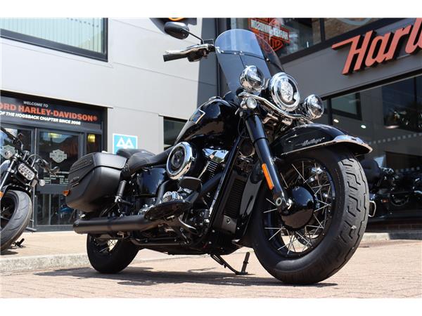2025 HARLEY-DAVIDSON SOFTAIL FLHC HERITAGE CLASSIC
