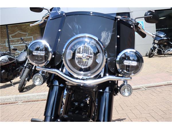 2025 HARLEY-DAVIDSON SOFTAIL FLHC HERITAGE CLASSIC