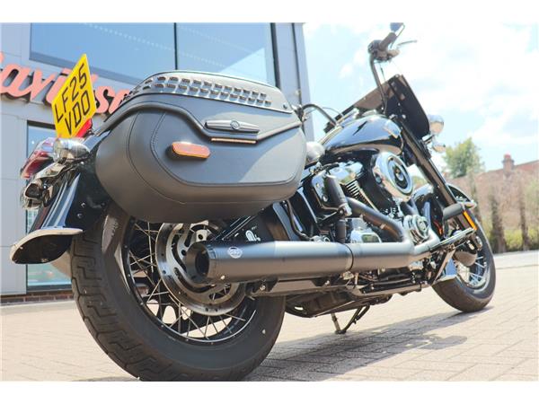 2025 HARLEY-DAVIDSON SOFTAIL FLHC HERITAGE CLASSIC