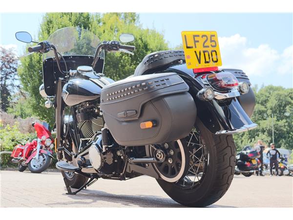 2025 HARLEY-DAVIDSON SOFTAIL FLHC HERITAGE CLASSIC
