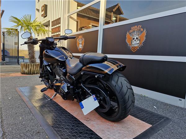 2016 HARLEY-DAVIDSON BREAKOUT