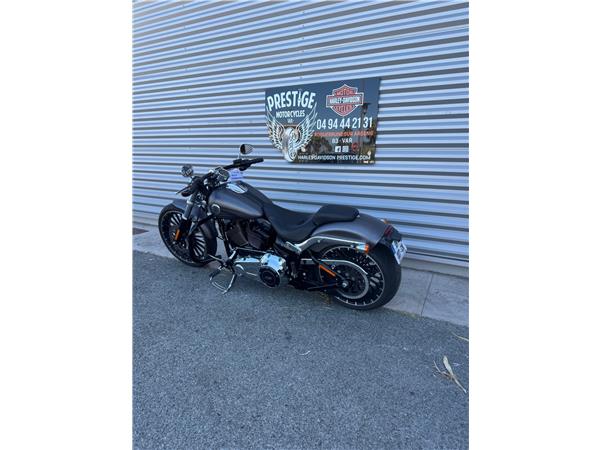2016 HARLEY-DAVIDSON BREAKOUT