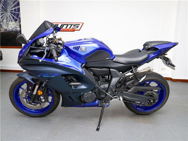 2023 Yamaha R7