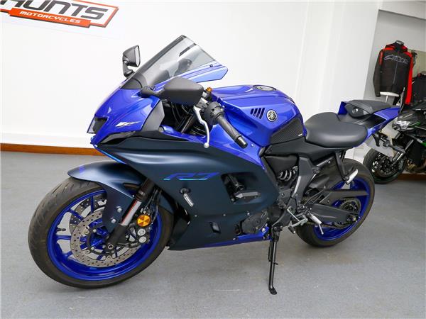 2023 Yamaha R7