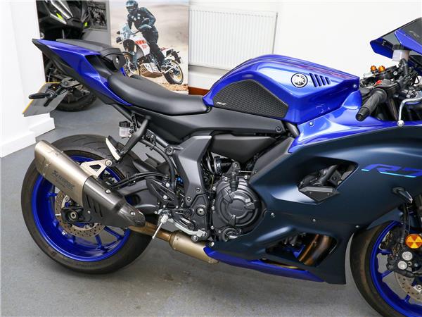 2023 Yamaha R7